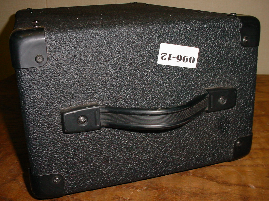 PEAVEY XR 560 POWERED MIXER